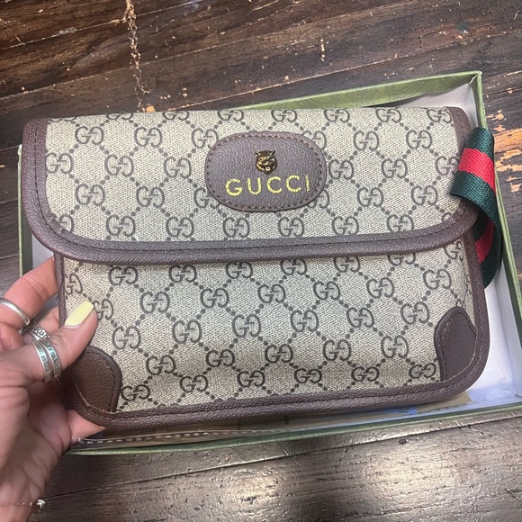 Gorgeous purse never used brand new in box ! - Picture 4 of 7